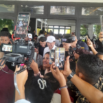 Jokowi di Palue: Menyeberang Laut, Bermalam di Tenda – Warga Diberi Ruang Sampaikan Langsung Kebutuhan Rekonstruksi.   